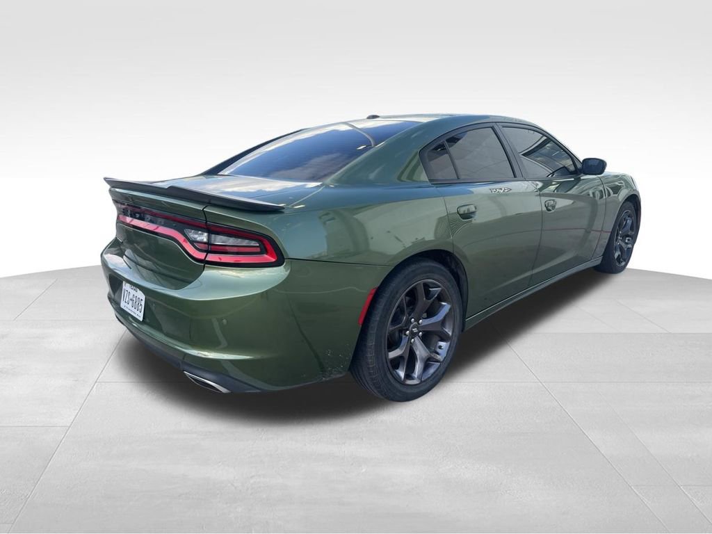 Used 2022 Dodge Charger SXT w/ Blacktop Package RWD image 2