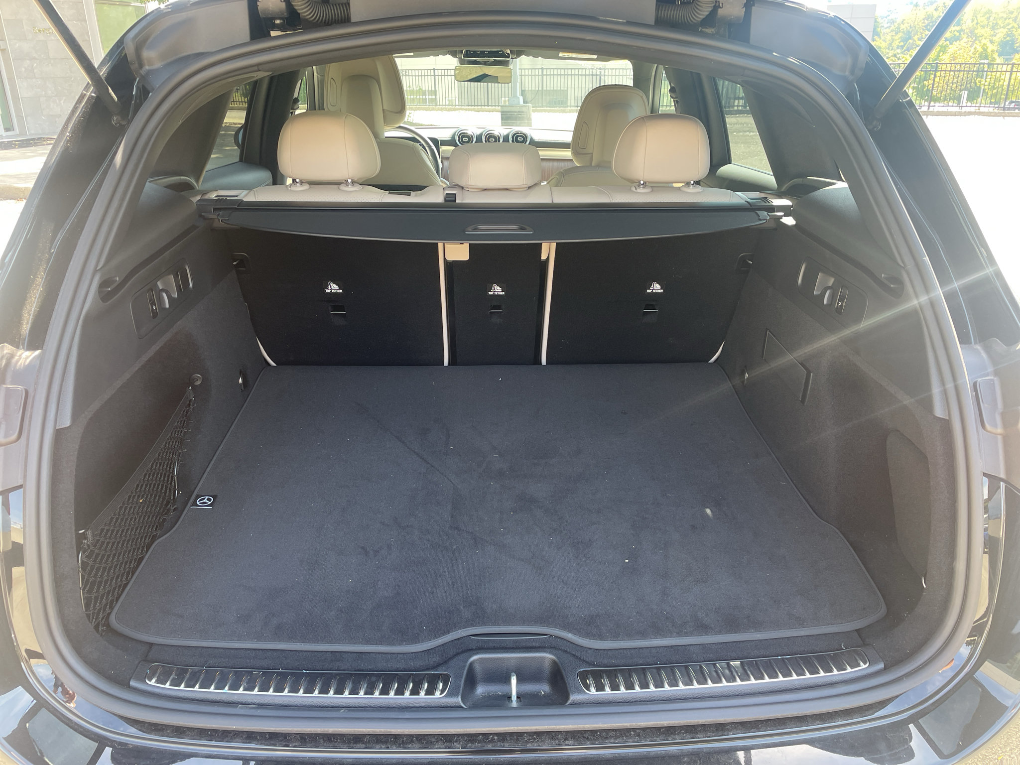 Used 2025 Mercedes-Benz GLC 300 4MATIC image 11