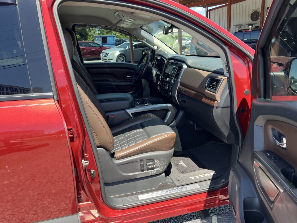 Used 2017 Nissan Titan Platinum Reserve AWD/4WD image 12