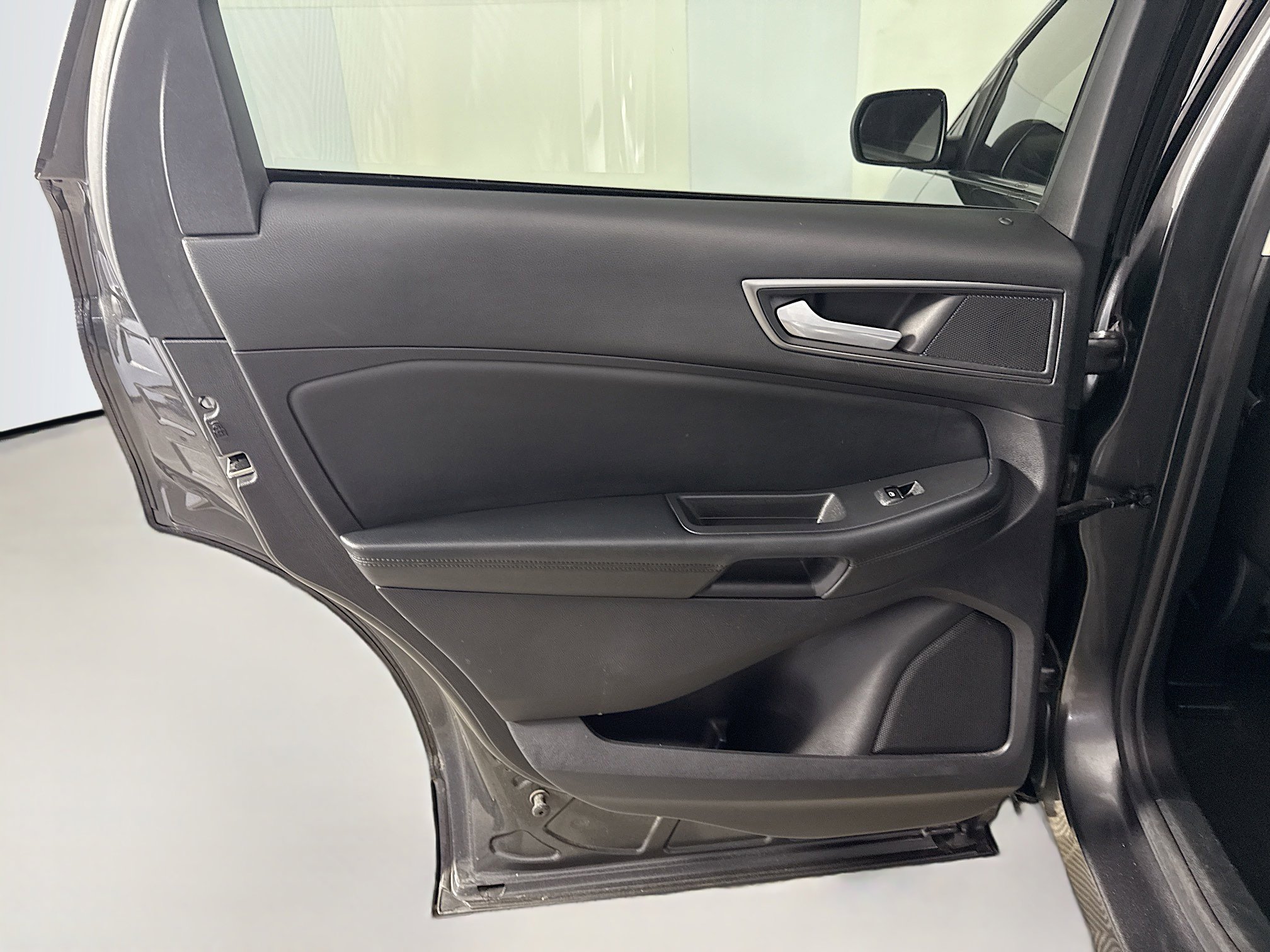 Used 2020 Ford Edge SE AWD/4WD image 26
