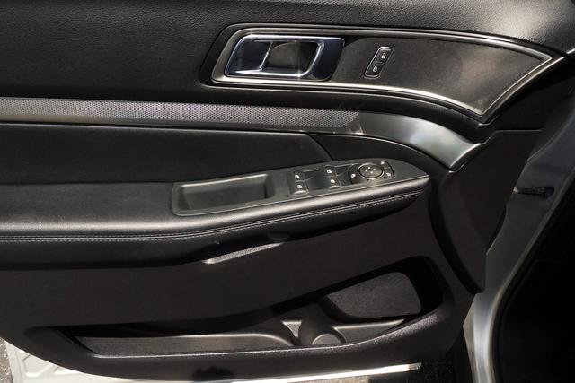 Used 2019 Ford Explorer XLT FWD image 21