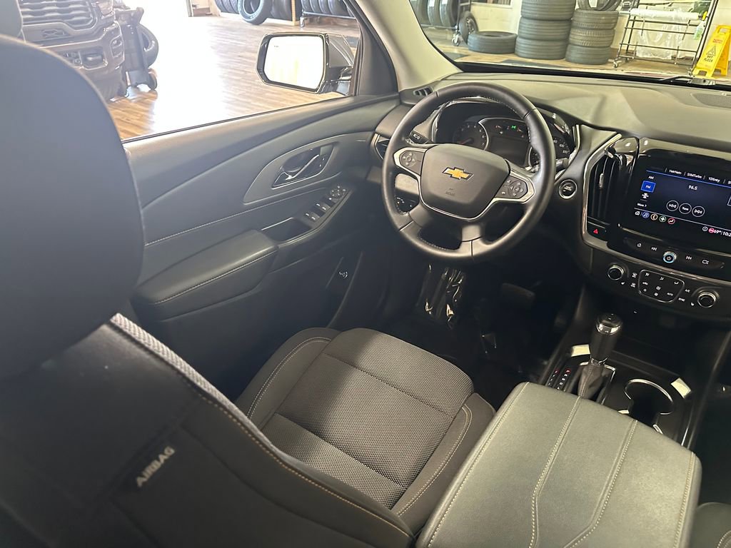 Used 2020 Chevrolet Traverse LT FWD image 14
