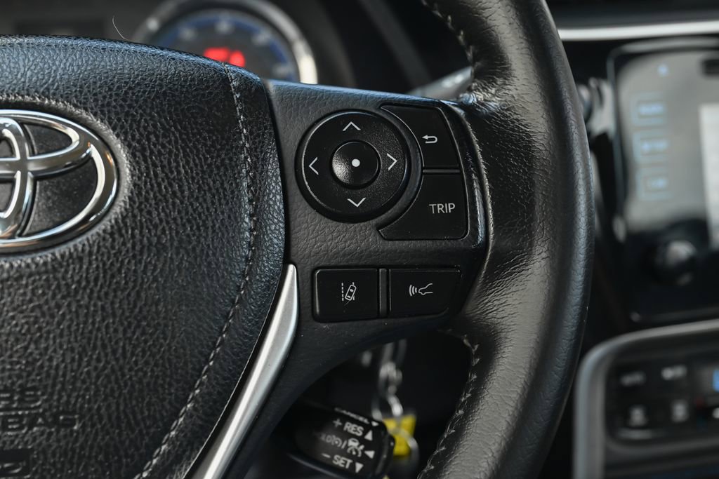 Used 2018 Toyota Corolla SE w/ Carpet Mat Package (TMS) FWD image 23