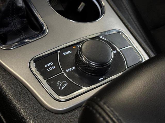 Certified 2022 Jeep Grand Cherokee Laredo X image 36