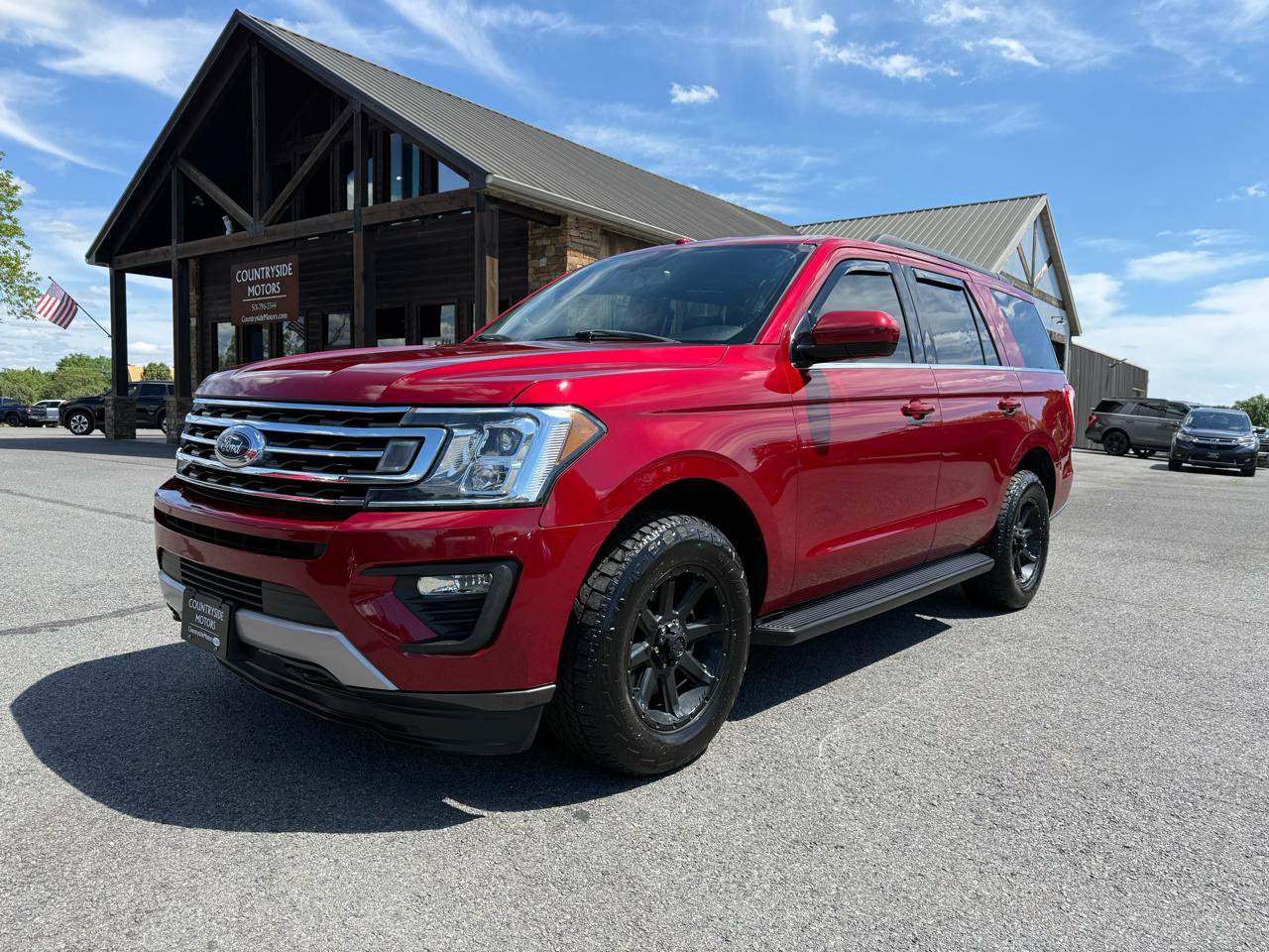 Used 2018 Ford Expedition XLT AWD/4WD image 2