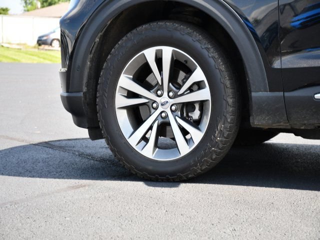 Used 2020 Ford Explorer Platinum w/ Premium Technology Package AWD/4WD image 12