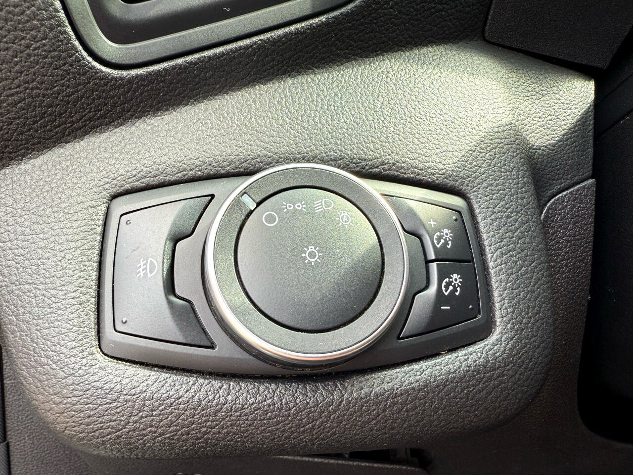Used 2016 Ford Escape SE image 29