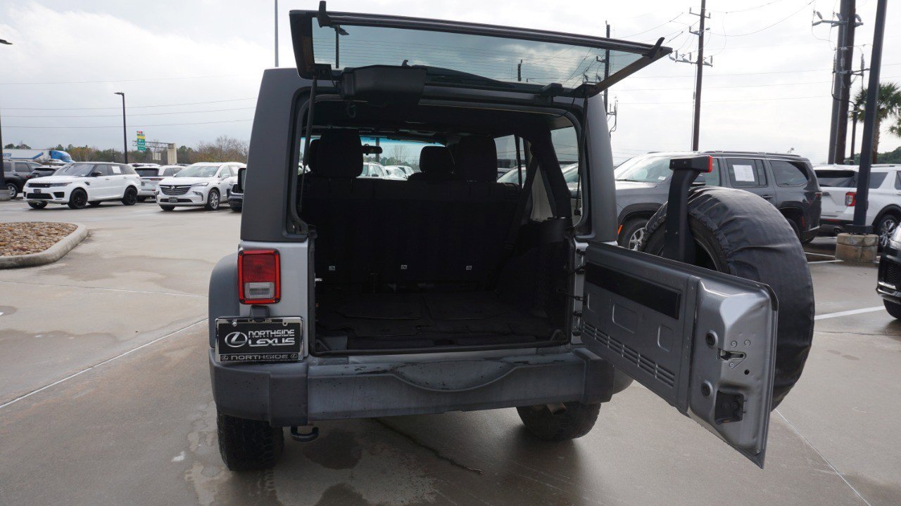 Used 2016 Jeep Wrangler Unlimited Sport w/ Connectivity Group image 32