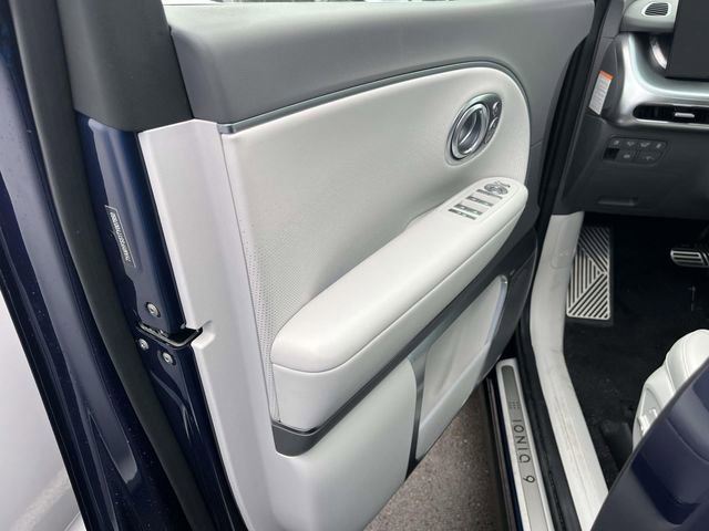 New 2026 Hyundai Ioniq 9 Calligraphy image 9