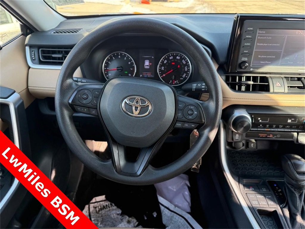 Used 2021 Toyota RAV4 LE image 14