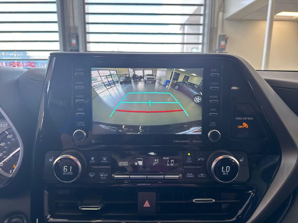 Used 2022 Toyota Highlander XLE image 22