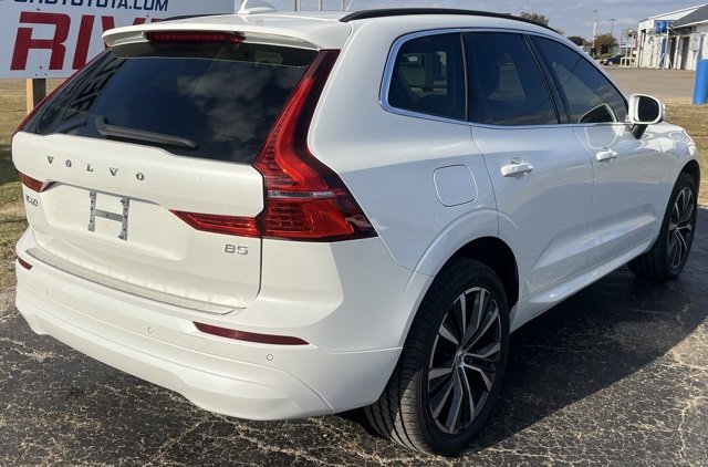 Used 2022 Volvo XC60 B5 Momentum w/ Climate Package image 7