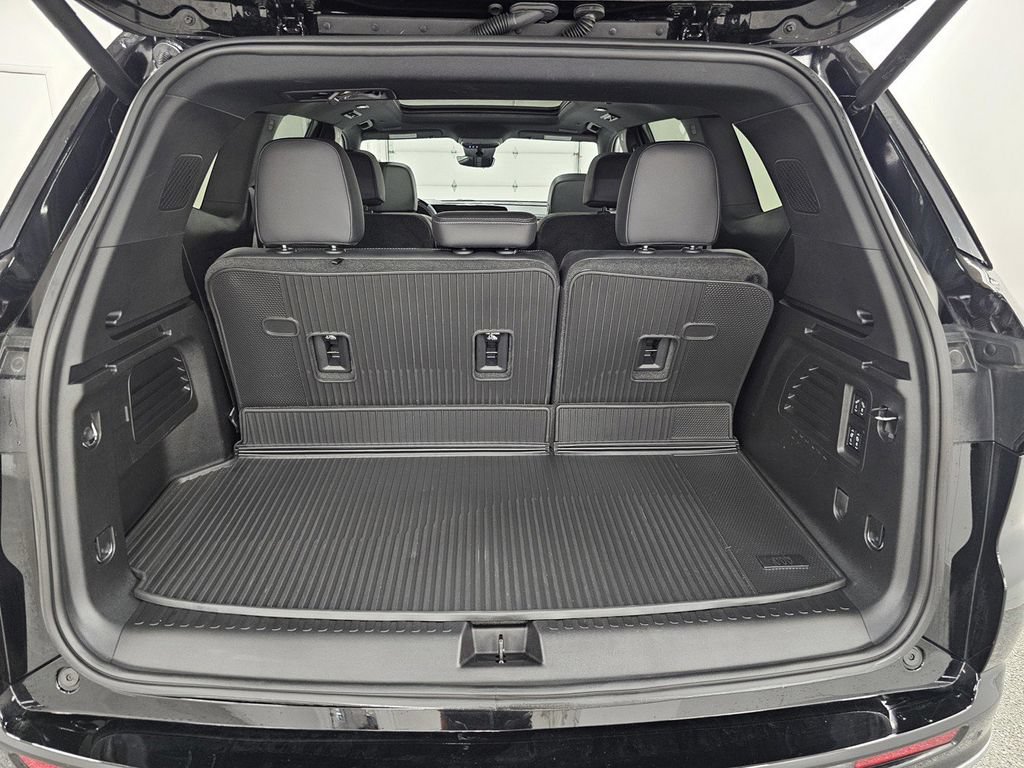 Used 2025 Buick Enclave Avenir w/ Super Cruise Package AWD/4WD image 27