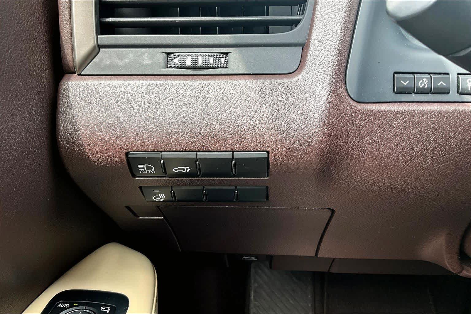 Used 2019 Lexus RX 350L FWD image 34