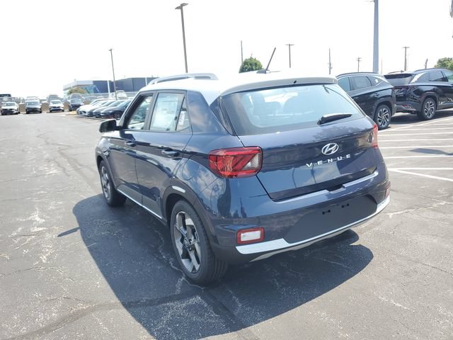 New 2026 Hyundai Venue SEL FWD image 3