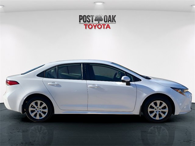 Used 2026 Toyota Corolla LE image 8