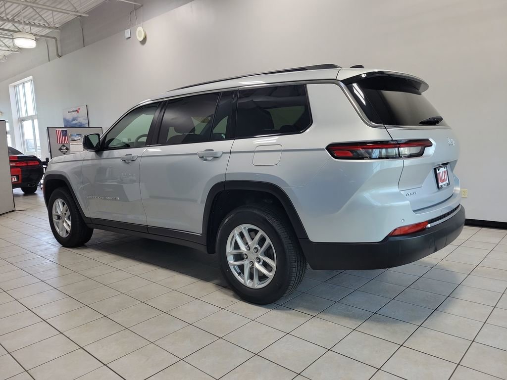 Used 2024 Jeep Grand Cherokee L Laredo AWD/4WD image 4