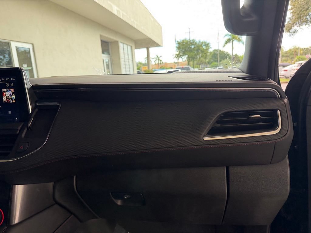 Used 2024 Chevrolet Suburban RST w/ Luxury Package RWD image 28