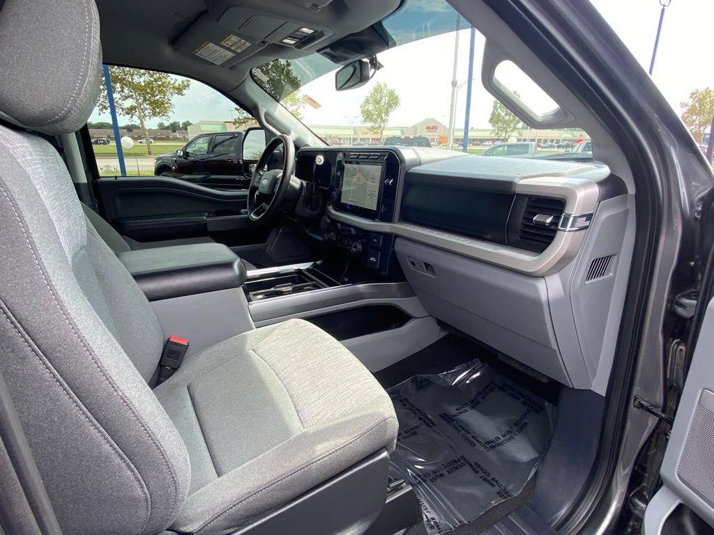 Used 2023 Ford F350 XLT w/ XLT Premium Package AWD/4WD image 36