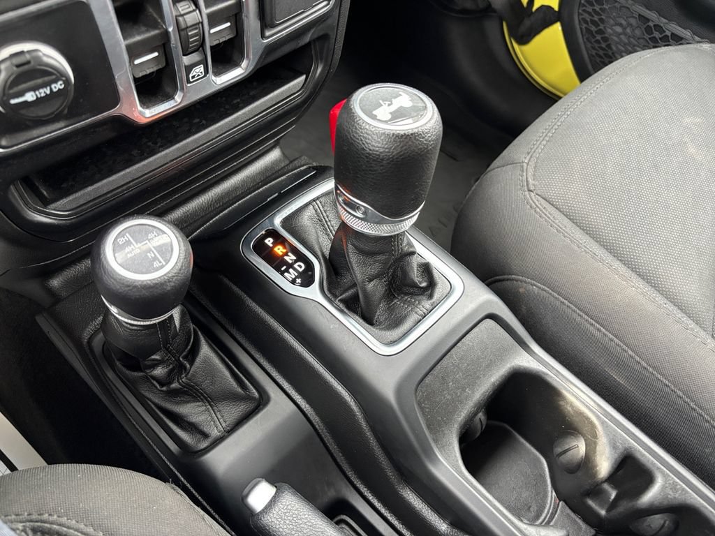Used 2023 Jeep Wrangler Unlimited w/ Cold Weather Group AWD/4WD image 28