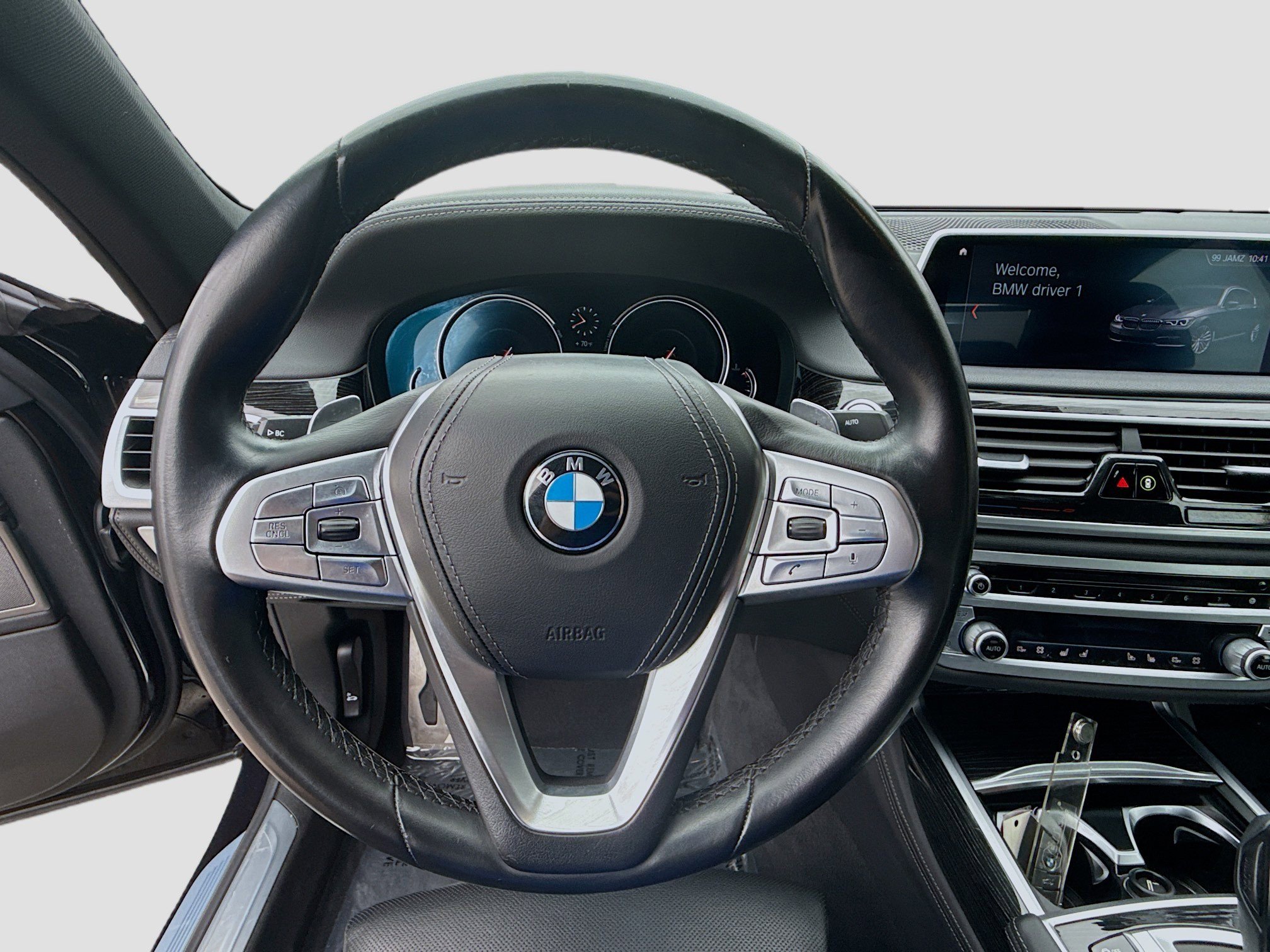 Used 2019 BMW 750i image 8