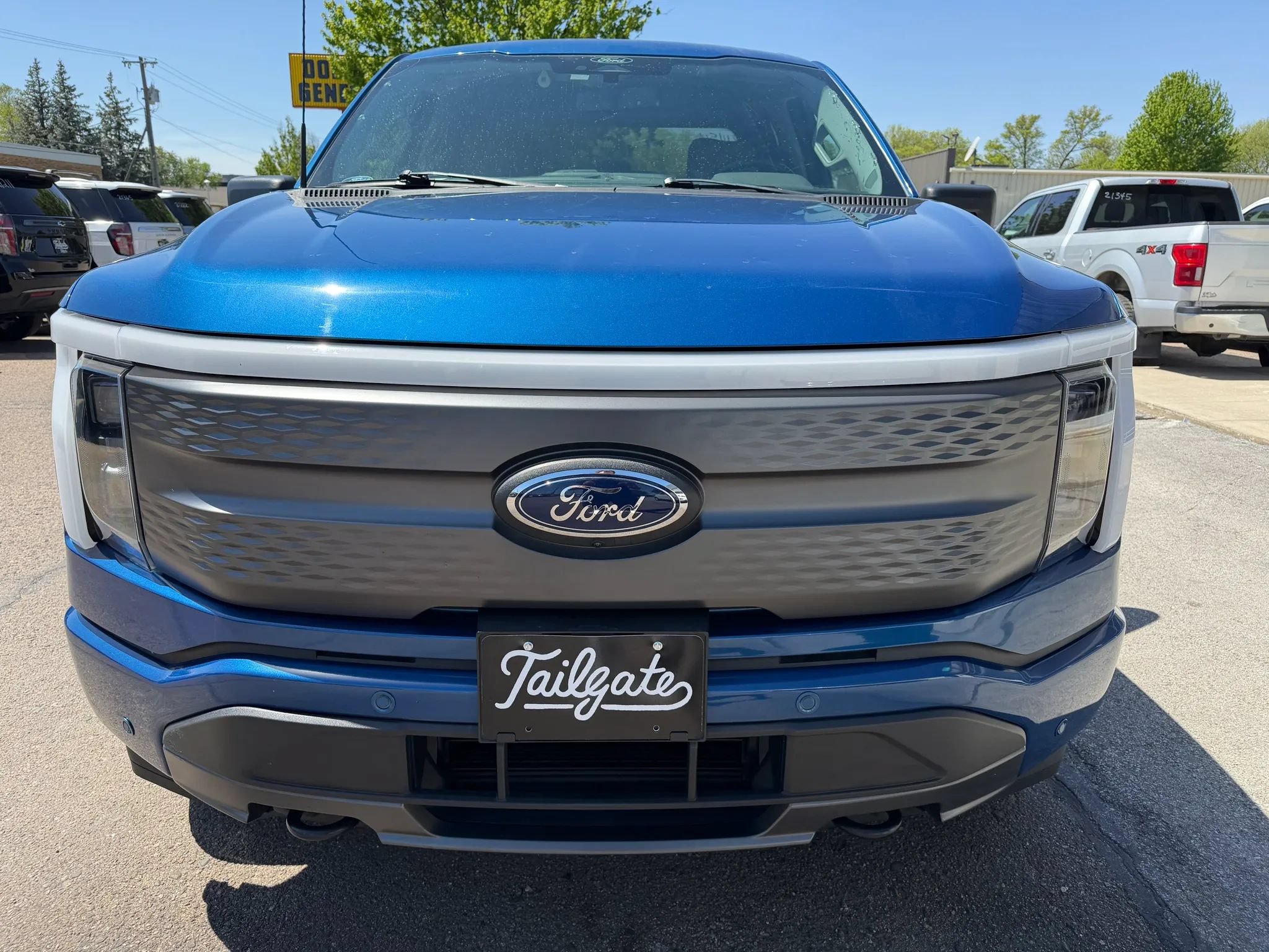 Used 2022 Ford F150 Lightning XLT AWD/4WD image 3