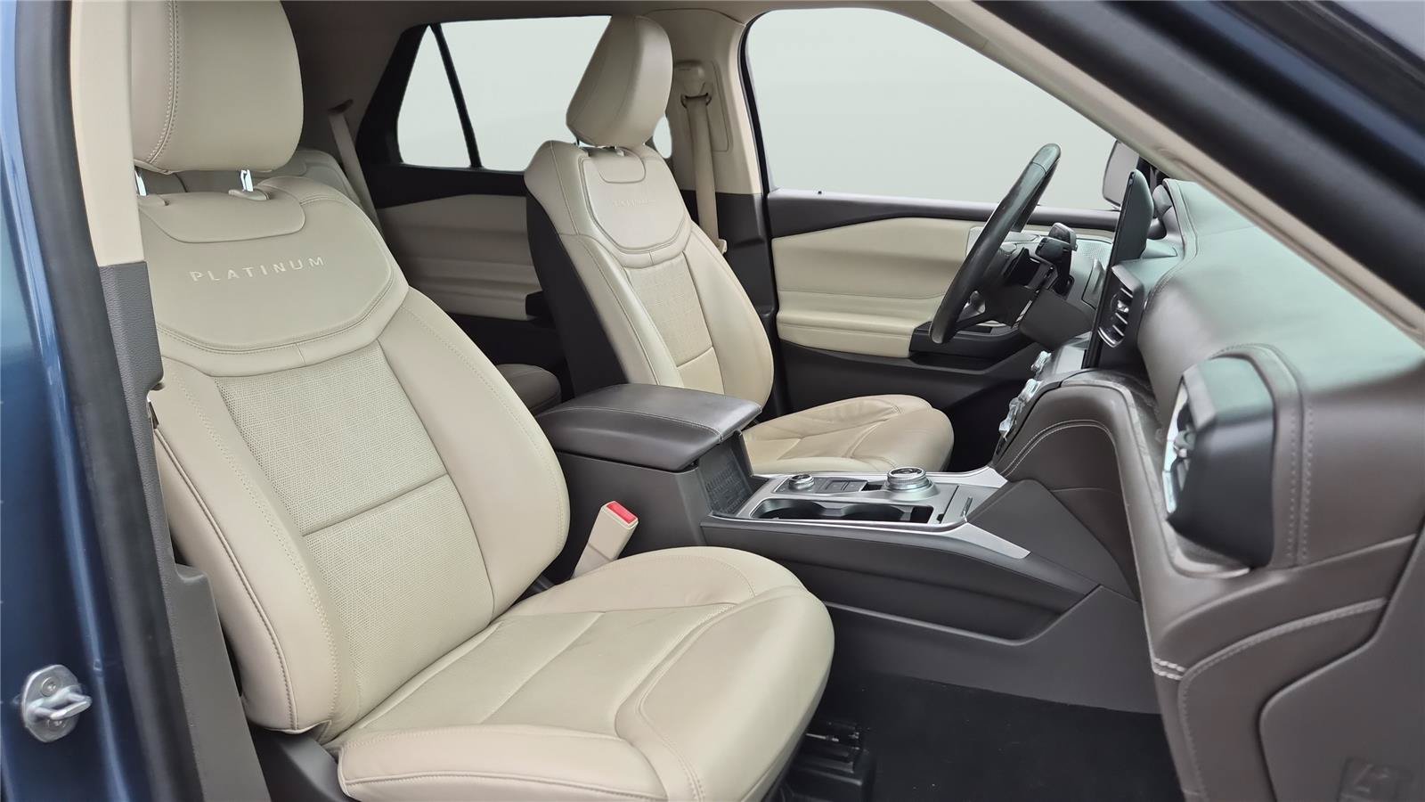 Used 2020 Ford Explorer Platinum w/ Premium Technology Package AWD/4WD image 14