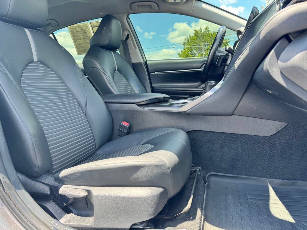 Used 2023 Toyota Camry SE FWD image 10