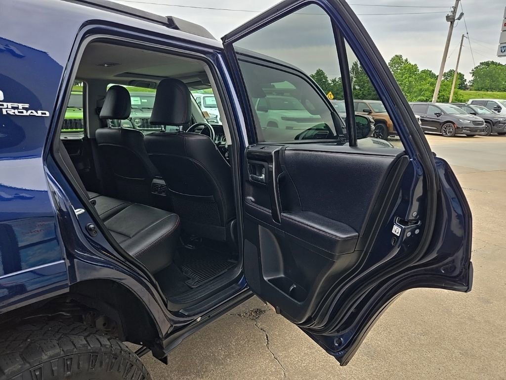 Used 2020 Toyota 4Runner TRD Off-Road Premium w/ Moonroof Package AWD/4WD image 77