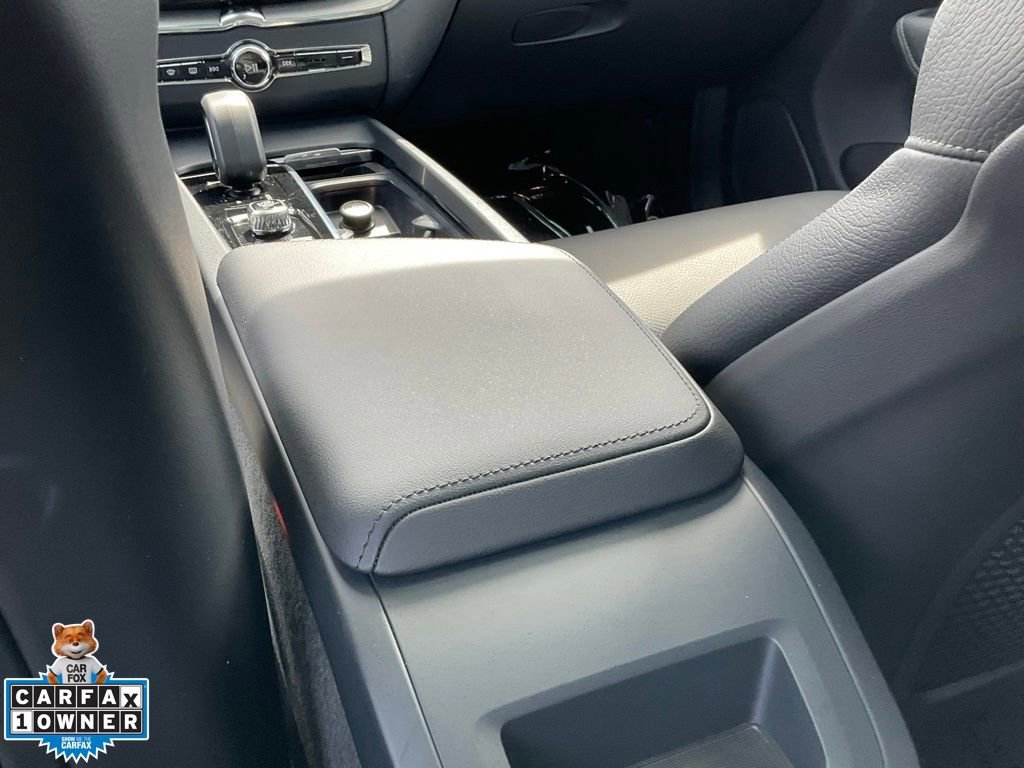 Used 2025 Volvo XC60 B5 Plus image 45