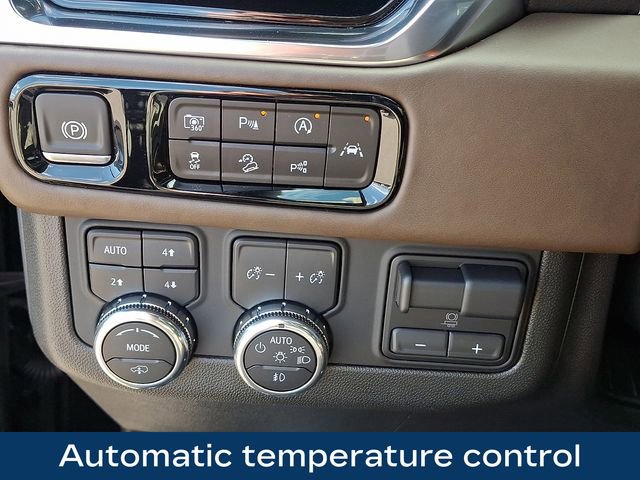 Used 2025 GMC Yukon Denali Ultimate image 9