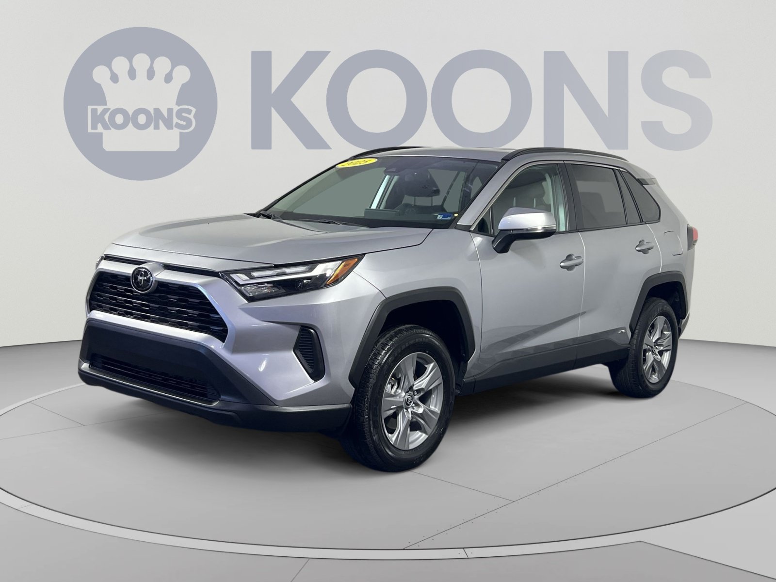 Used 2025 Toyota RAV4 XLE AWD/4WD image 5