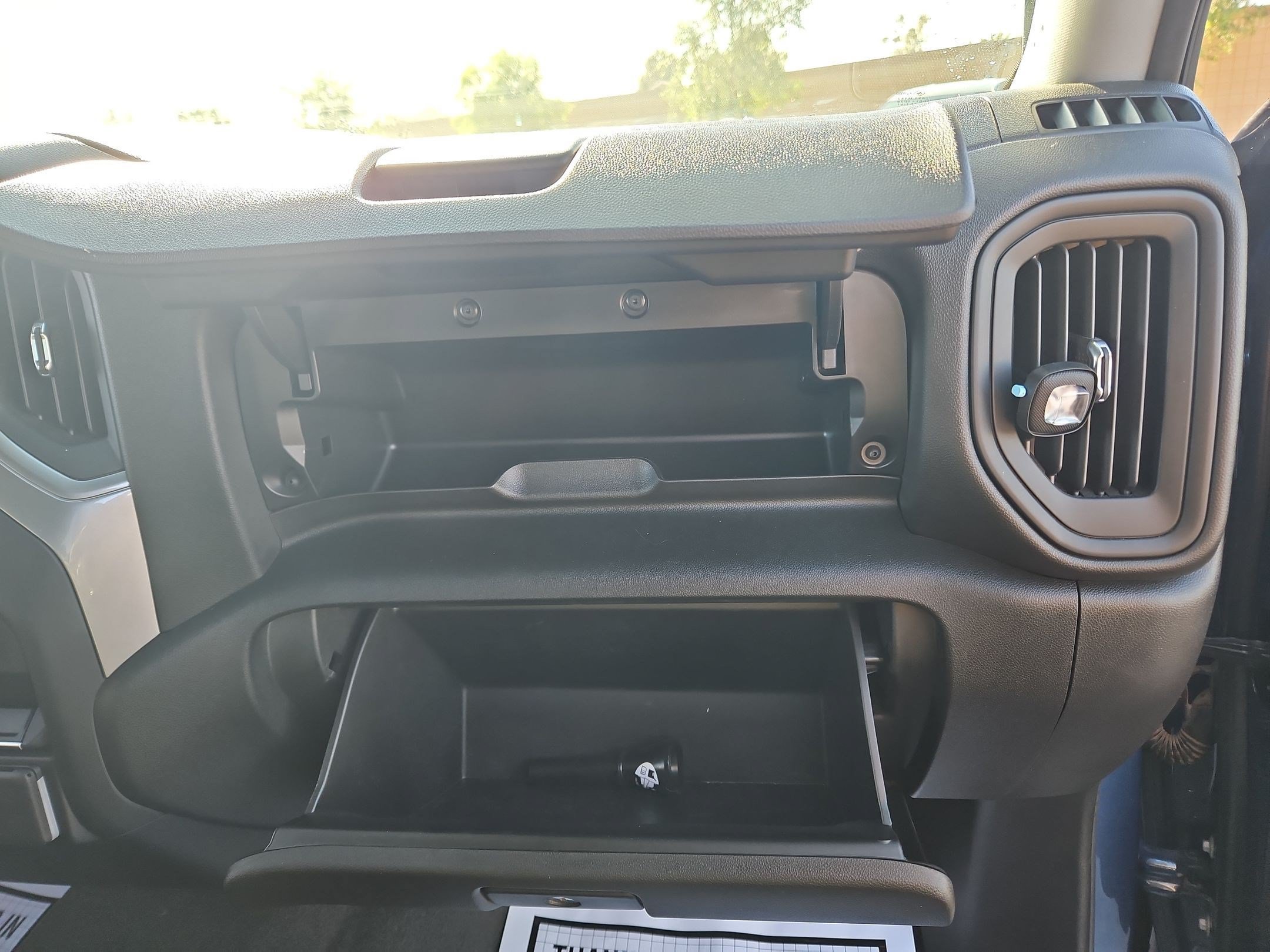 Certified 2024 Chevrolet Silverado 2500 Custom w/ Custom Value Package RWD image 31