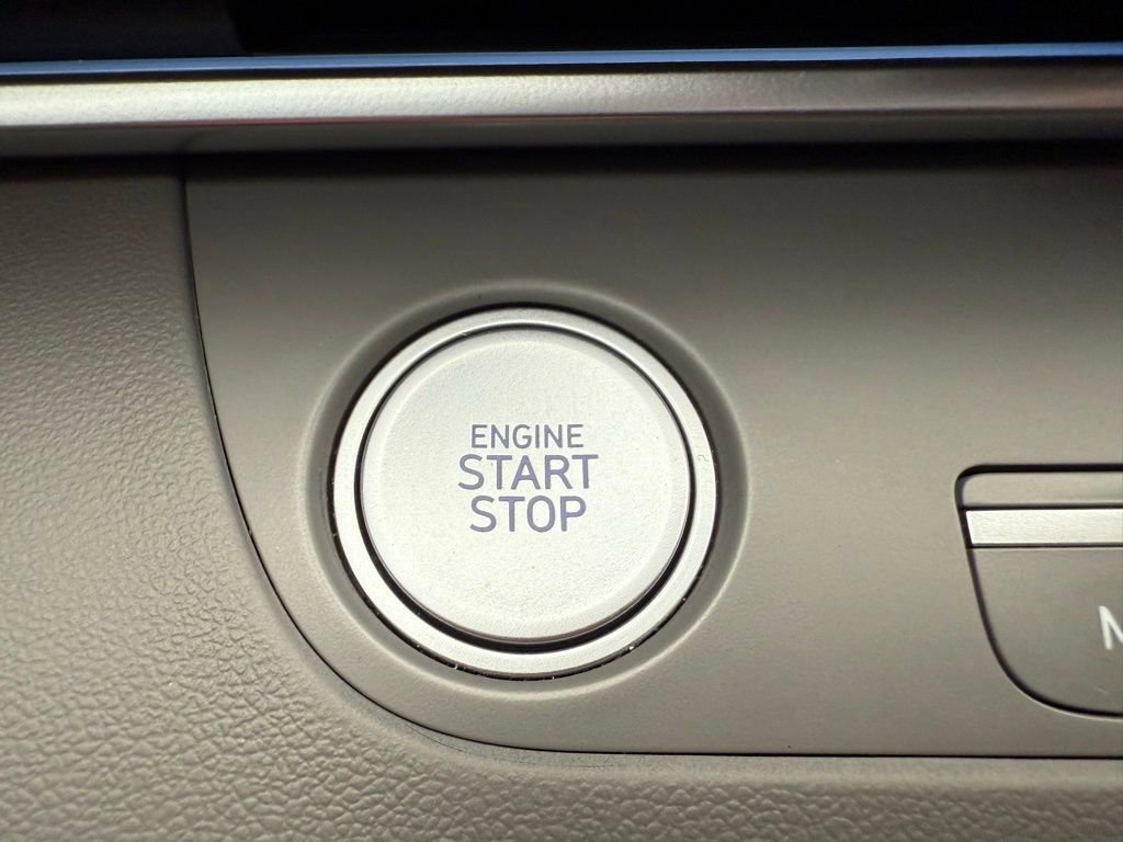 Used 2024 Hyundai Elantra SEL w/ Convenience Package FWD image 28