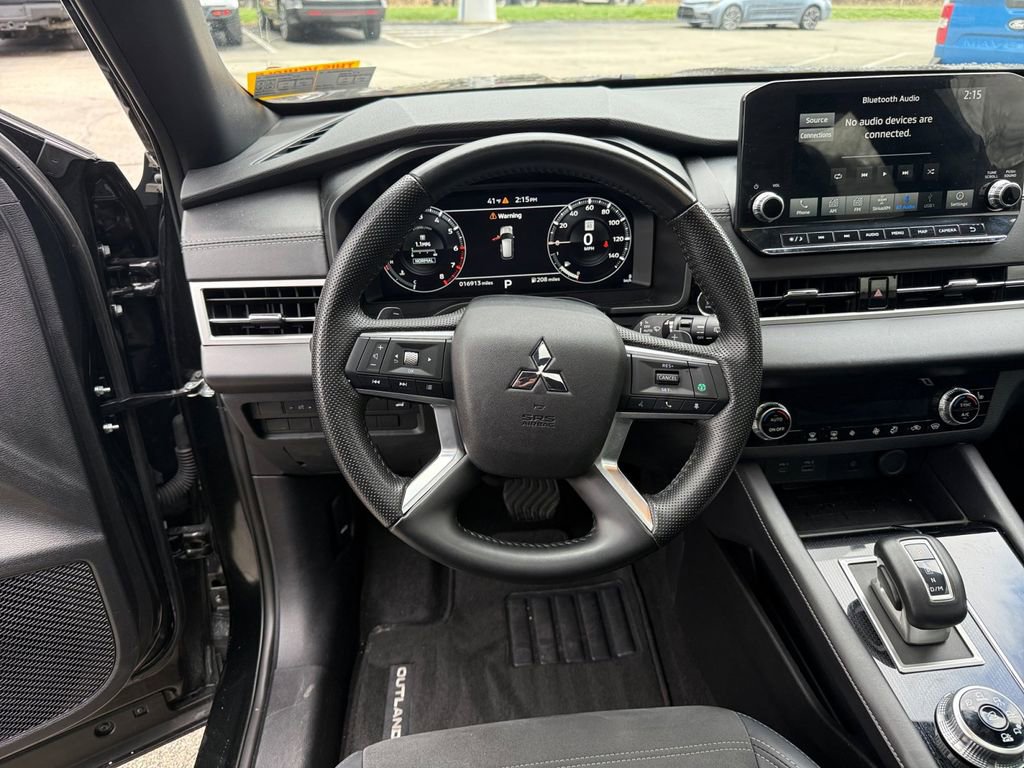 Used 2024 Mitsubishi Outlander SE Black Edition image 15