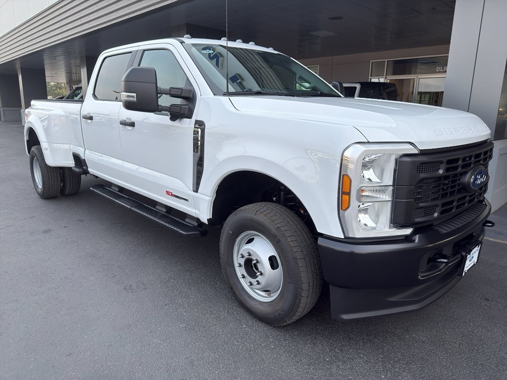New 2026 Ford F350 XL w/ 360-Degree Camera Package