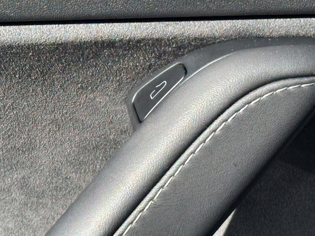 Used 2023 Tesla Model Y Performance AWD/4WD image 22