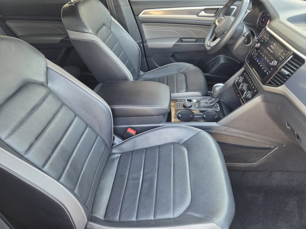 Used 2023 Volkswagen Atlas Cross Sport SEL Premium R-Line AWD/4WD image 13