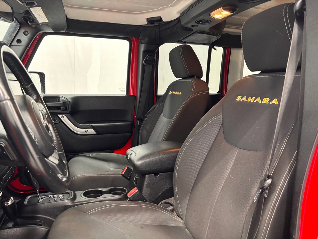 Used 2016 Jeep Wrangler Unlimited Sahara w/ Connectivity Group image 12
