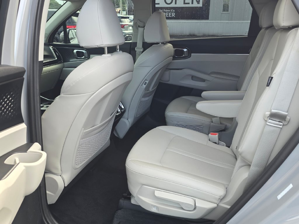 Certified 2025 Kia Sorento EX FWD image 10