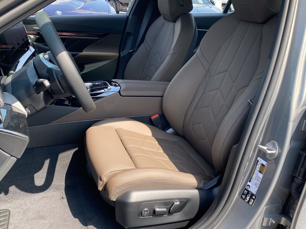New 2027 BMW 530i xDrive w/ Premium Package AWD/4WD image 14