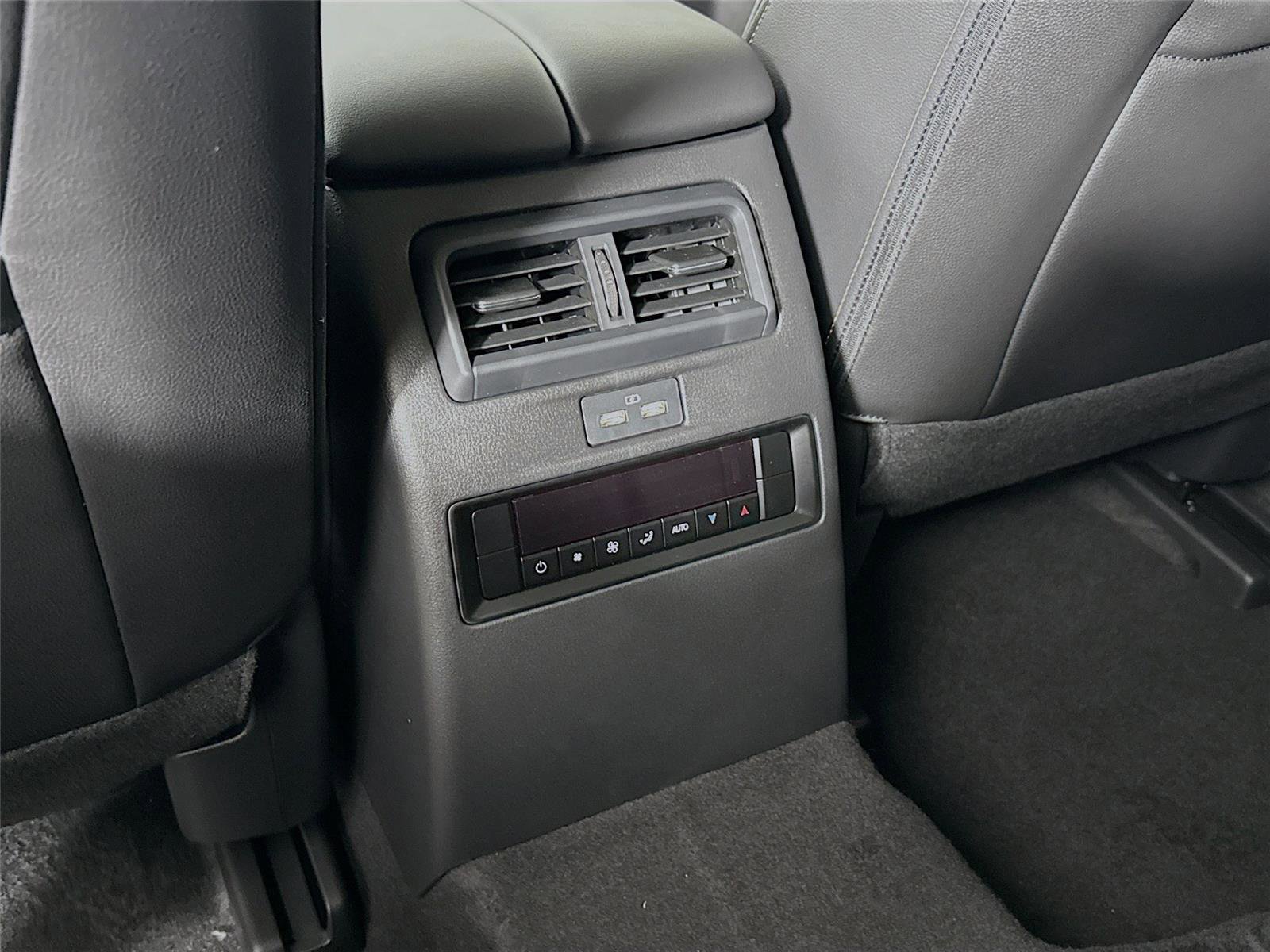 New 2025 MAZDA CX-90 3.3 Turbo w/ Select Package image 36