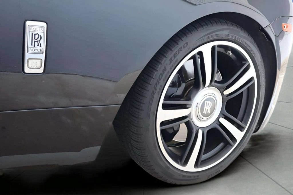 Used 2015 Rolls-Royce Wraith RWD image 16