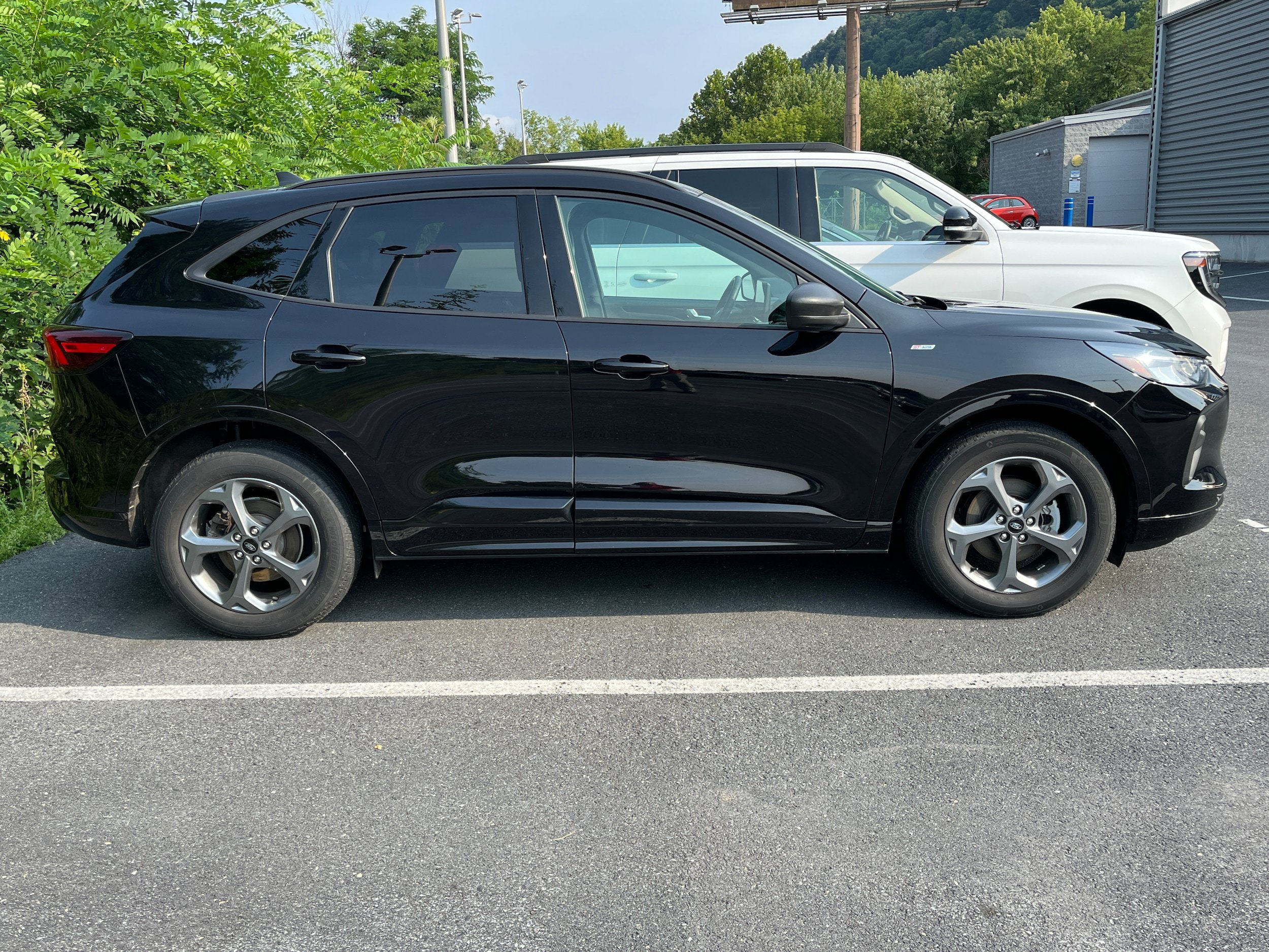 Used 2023 Ford Escape ST-Line w/ Tech Pack #1 AWD/4WD image 3