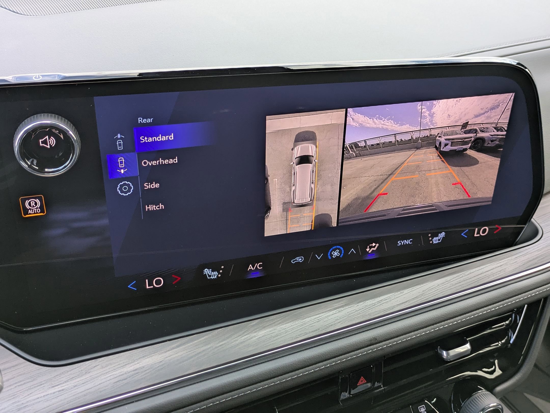 New 2026 Chevrolet Suburban Z71 image 17