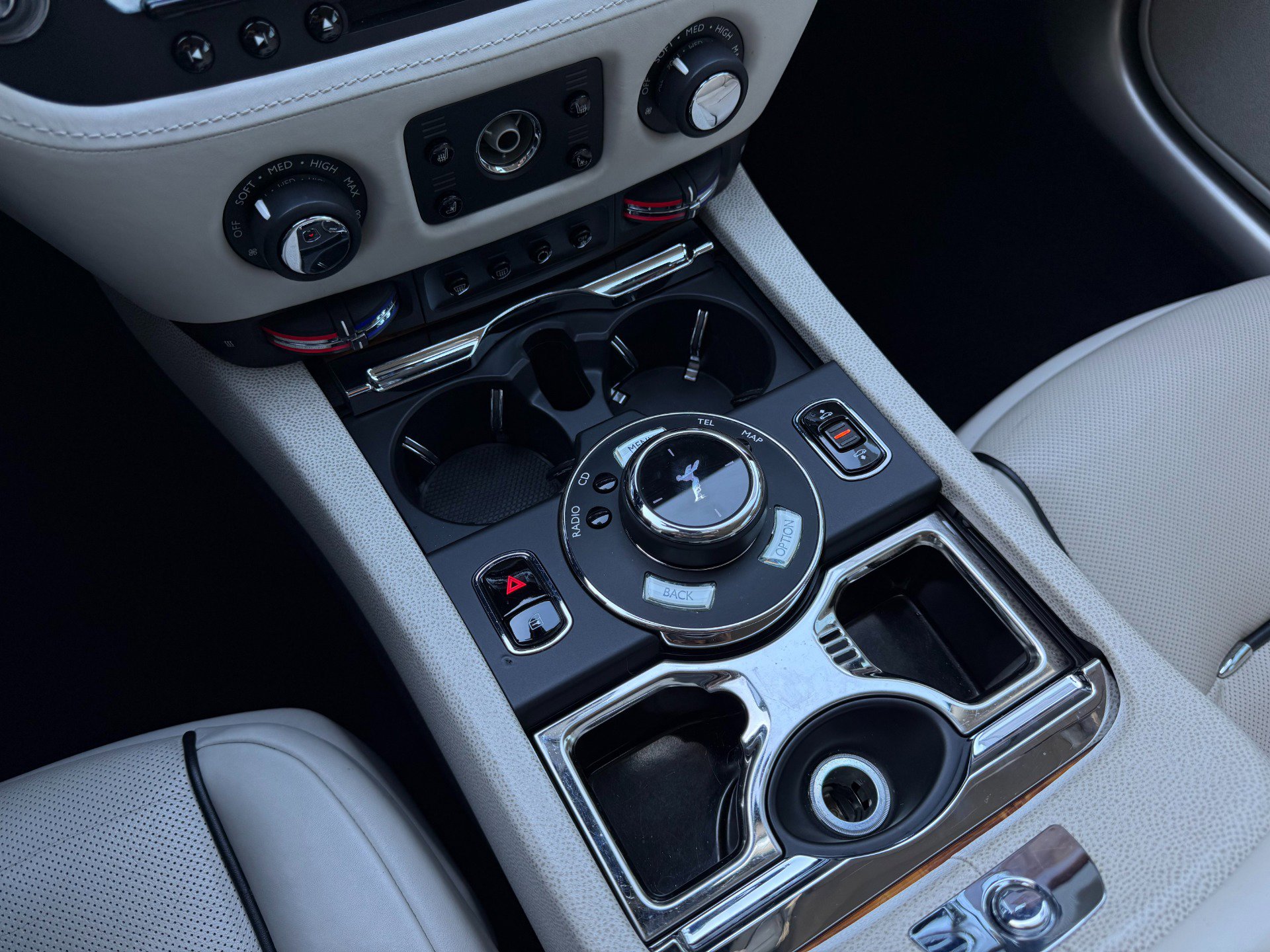 Used 2014 Rolls-Royce Wraith image 30