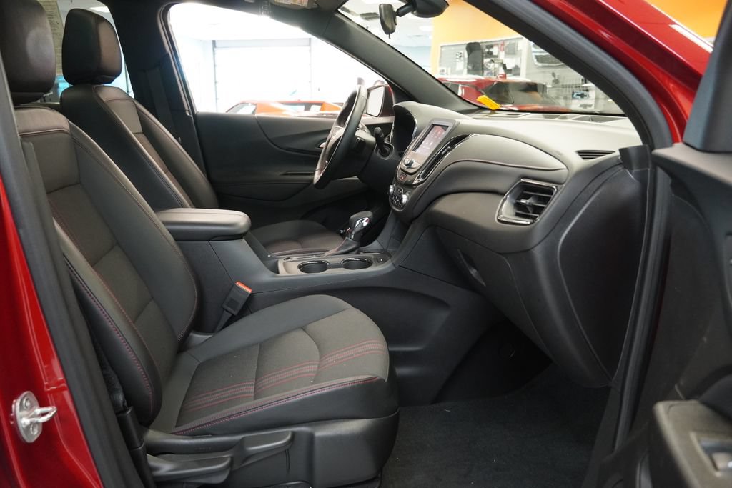 Certified 2023 Chevrolet Equinox RS FWD image 38