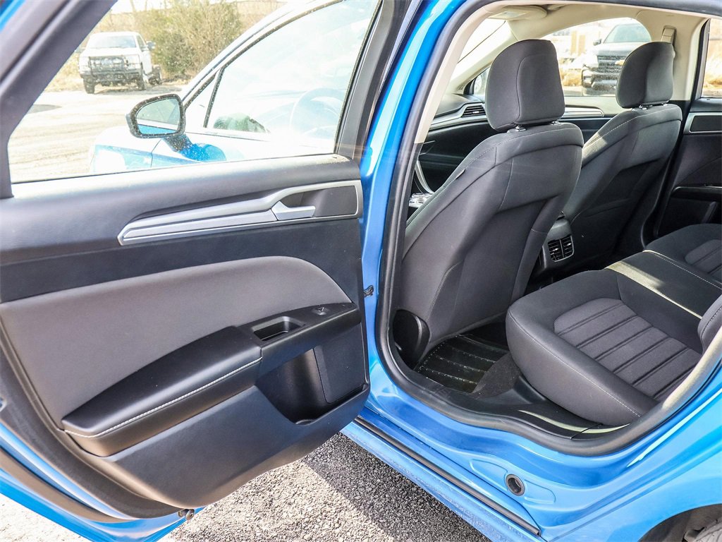 Used 2020 Ford Fusion SE image 22