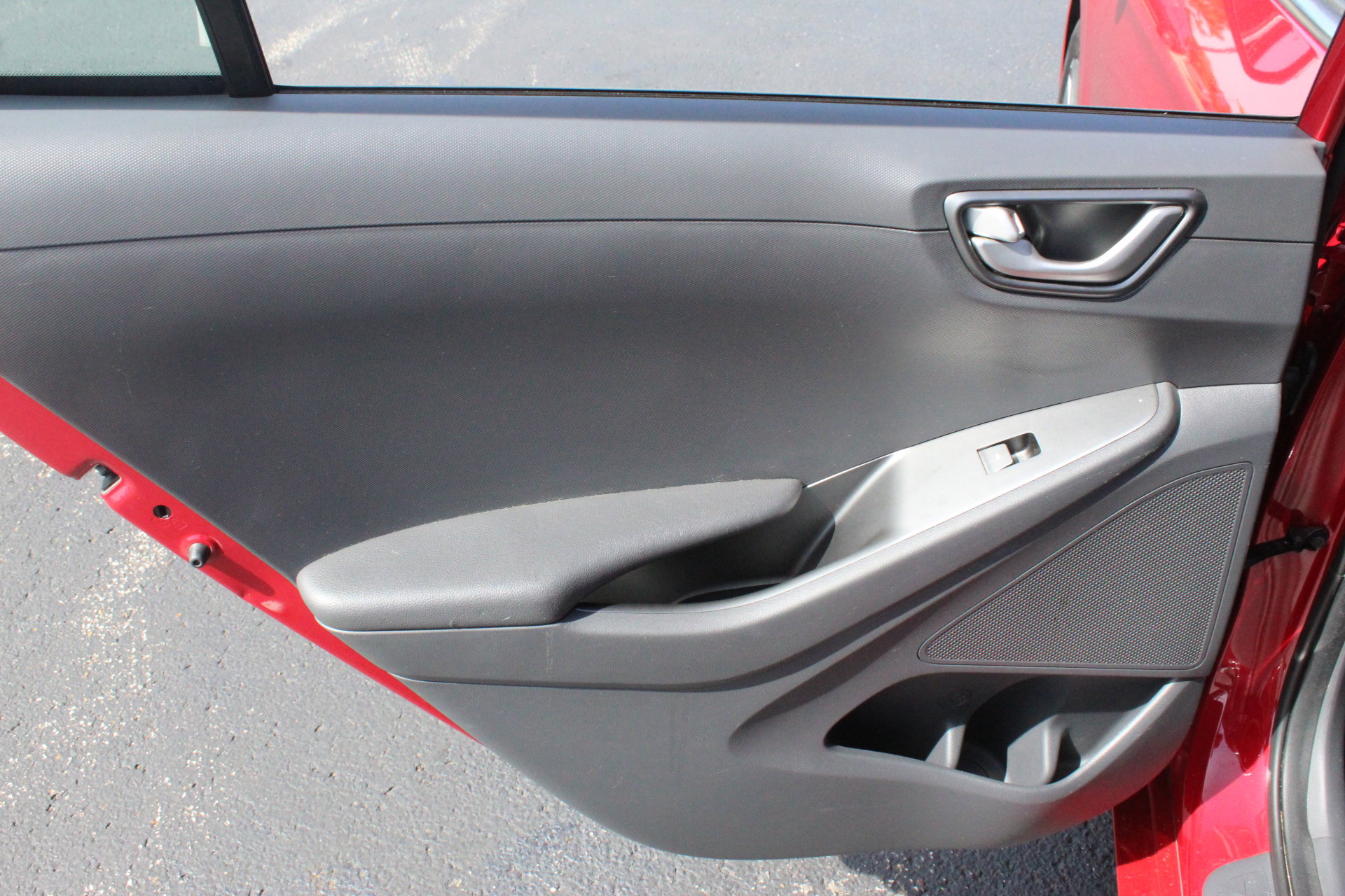 Used 2022 Hyundai Ioniq SE FWD image 25