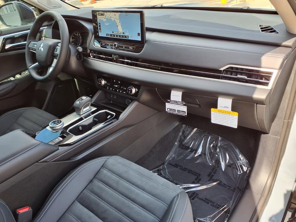 Used 2026 Mitsubishi Outlander AWD image 8
